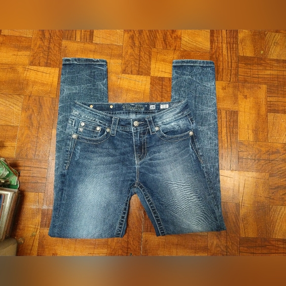 Miss Me Blue Jeans Mid Rise Skinny Angel Wings Women's Size 28 - Picture 2 of 6